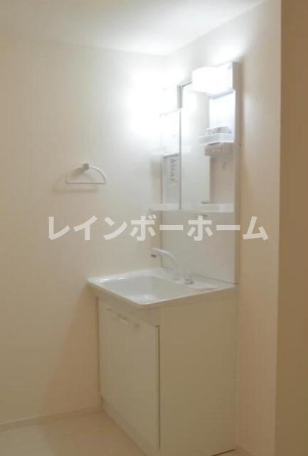 Sobe Hvalaの独立洗面台