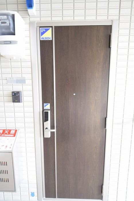 グランクレール兵庫町の玄関