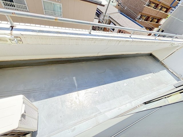 エルブ新大阪のバルコニー