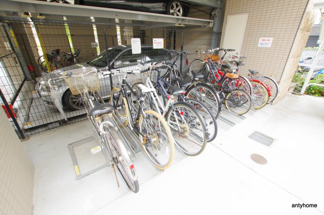 TOMODOAL北梅田　仲介手数料無料の駐車場