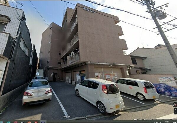 内山ビルの外観
