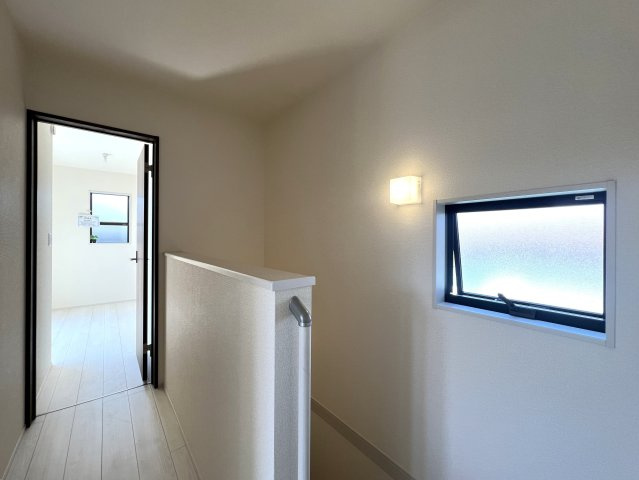 ワタシ的☆戸建にあったら嬉しい設備！TOP３のシューズインクローゼット・床暖房・並列できる駐車場！全部ある！憧れ物件◎しかも南東向きでめちゃくちゃ明るいんだなあ。な【青葉区大場町新築戸建】の内装|内装も気になるポイント