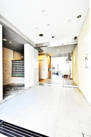 ピュアファースト花園のエントランス