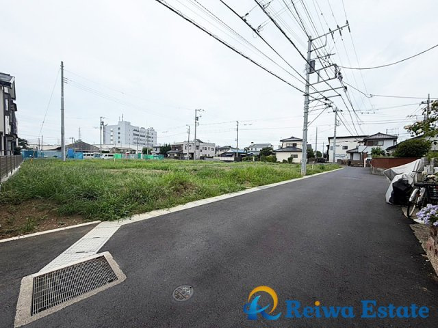 売地　茅ヶ崎市円蔵の前面道路含む現地写真