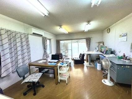 阪南市緑ヶ丘３丁目　中古戸建の洋室|事務所として利用の為室内きれいです