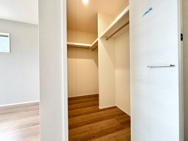 リーブルガーデン　豊明市阿野町第８の収納|各部屋に配置された収納は、家族の持ち物をたっぷり収められる容量。散らかりがちなお部屋もすっきり片付きます。									
									