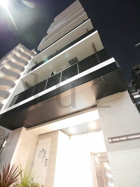 ステージファースト横浜の外観