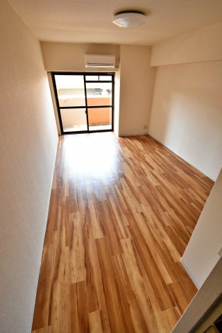 ライオンズシティ難波南の洋室