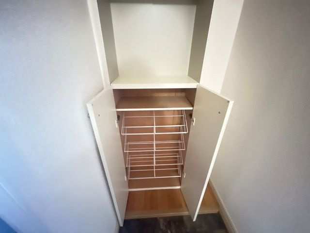 パレス若草の玄関