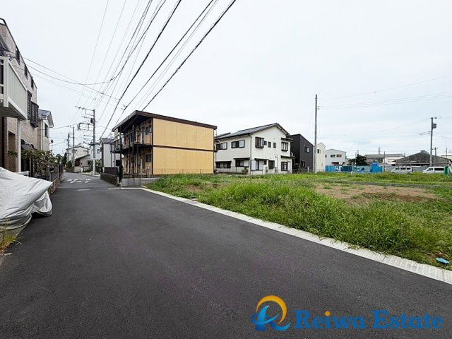 売地　茅ヶ崎市円蔵の前面道路含む現地写真