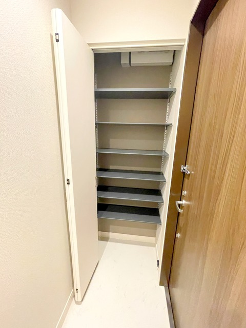コモンテラス・ウエストの玄関|★大型シューズボックス★