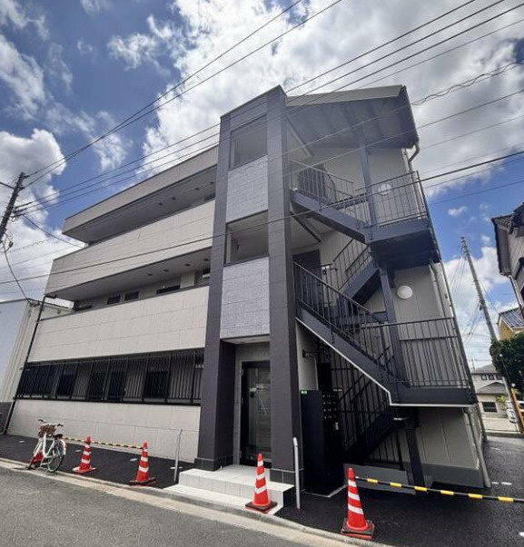 ルイールの外観|不在時便利な宅配BOX付き♪