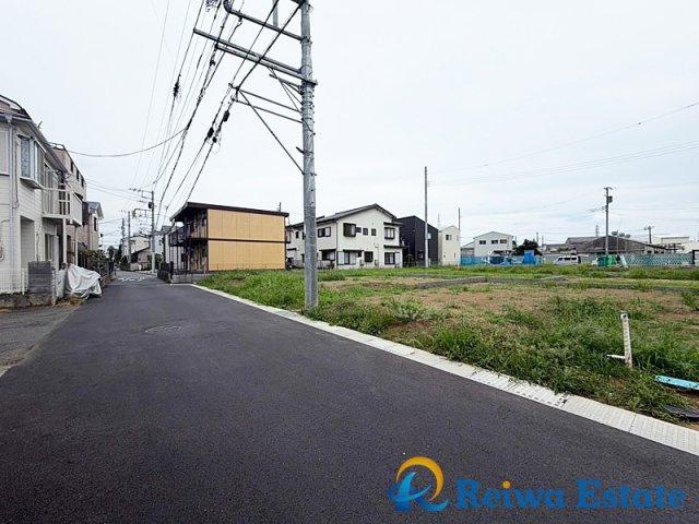 売地　茅ヶ崎市円蔵の前面道路含む現地写真