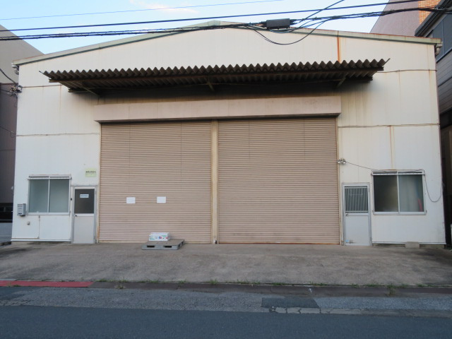 川口市上青木西４丁目の倉庫