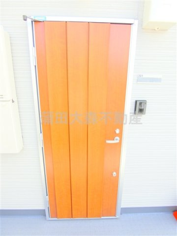 シュスラン大森の玄関