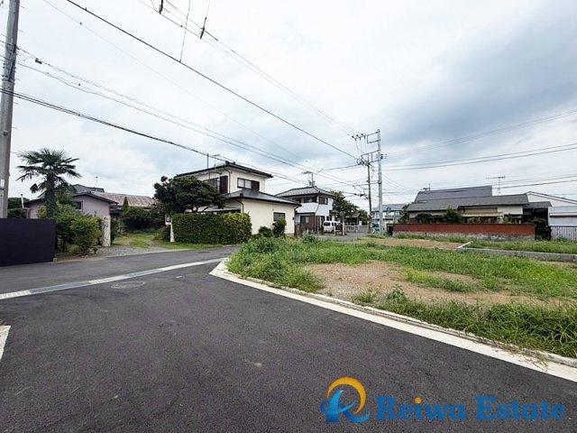 売地　茅ヶ崎市円蔵の前面道路含む現地写真