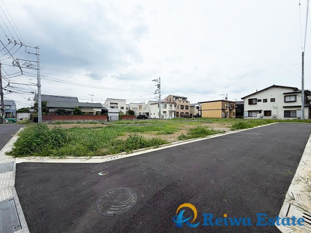 売地　茅ヶ崎市円蔵の前面道路含む現地写真