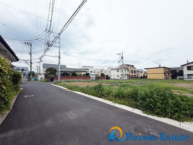 売地　茅ヶ崎市円蔵の前面道路含む現地写真