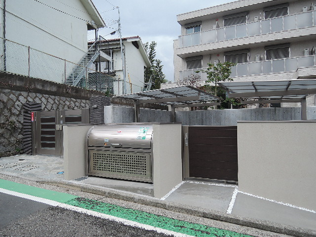 メゾン冨士のその他|屋根付自転車置場と敷地内ダストボックス