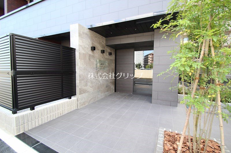 横浜市西区浅間町３丁目の賃貸マンションの外観