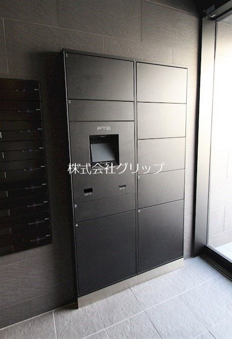 横浜市西区浅間町３丁目の賃貸マンションのロビー