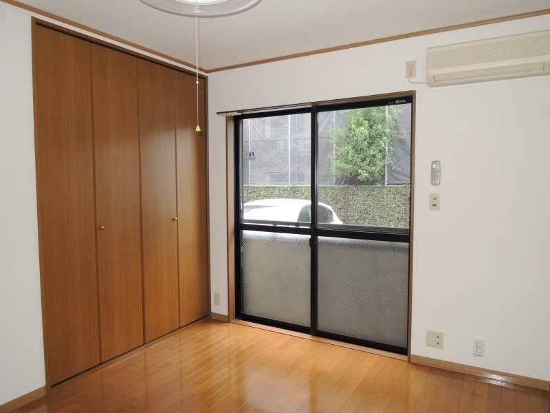川崎市多摩区布田のアパートの居間・リビング