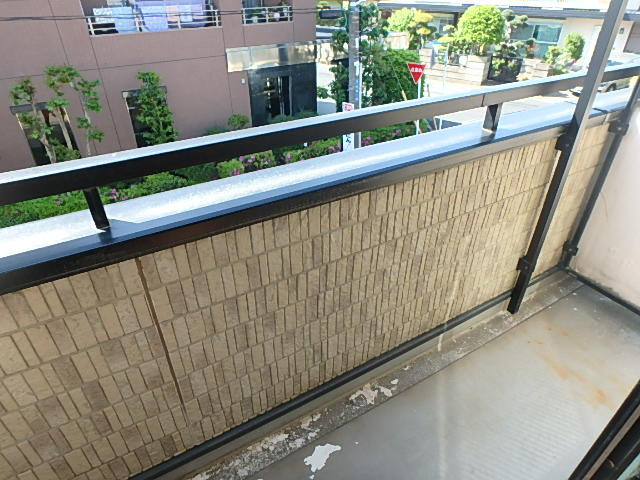 川崎市多摩区布田のアパートのバルコニー|※別室参考写真