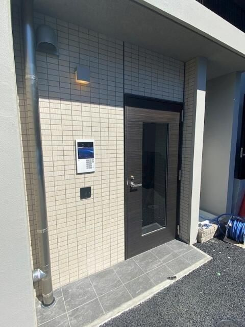 フレンシア目黒洗足のエントランス