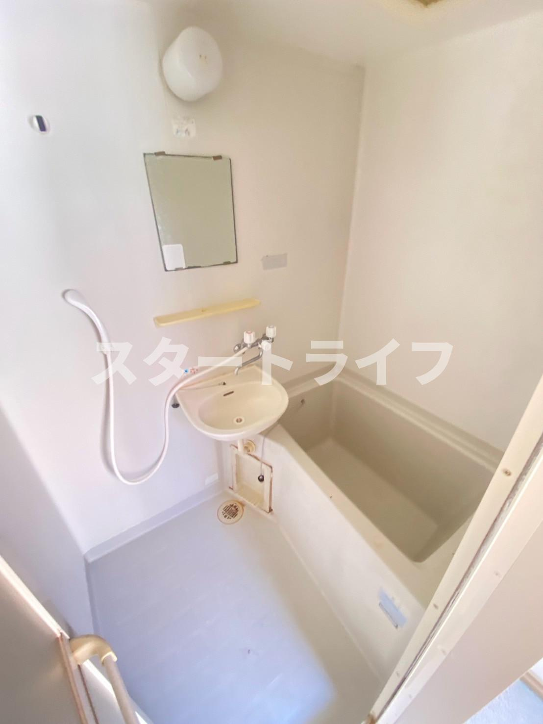 大阪市東淀川区西淡路４丁目のアパートの浴室