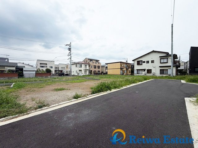 売地　茅ヶ崎市円蔵の前面道路含む現地写真