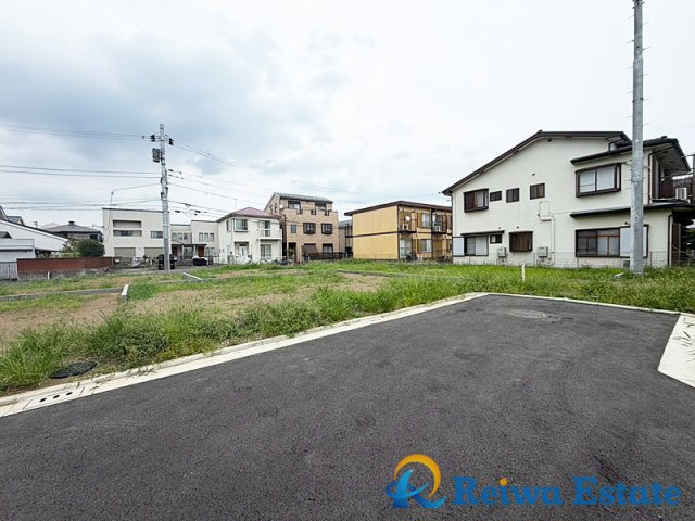 売地　茅ヶ崎市円蔵の前面道路含む現地写真
