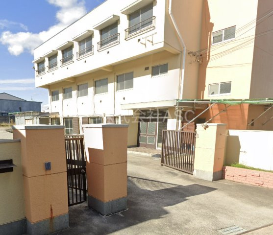小代ビルのエントランス