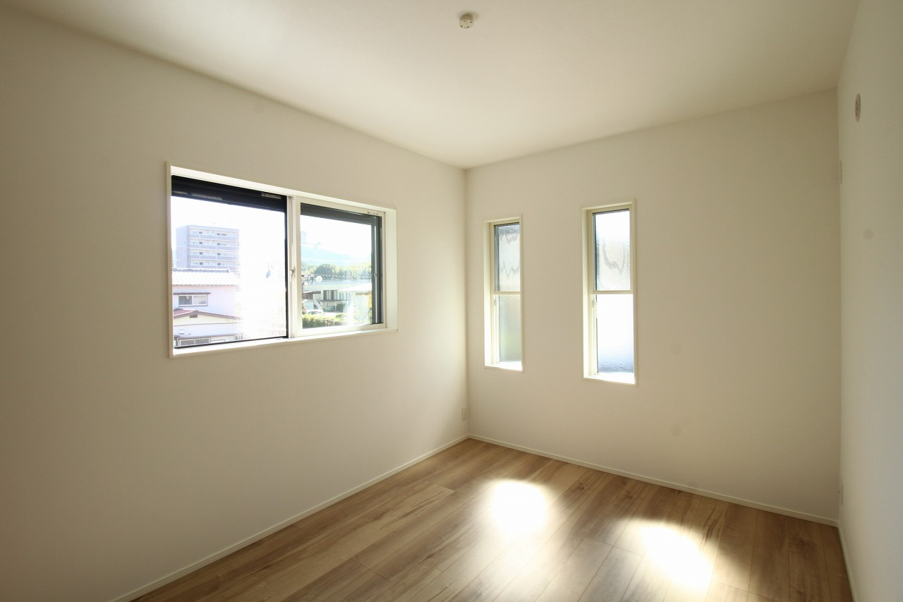 東石立町　新築戸建　2号棟　（全2区画）の洋室|2Ｆ　西の部屋　6.0帖+CL