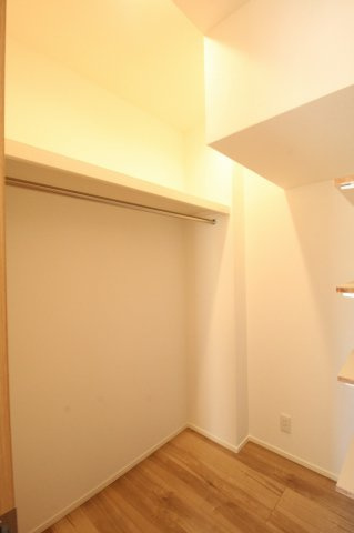 東石立町　新築戸建　2号棟　（全2区画）の収納|1F　ファミリークローゼット