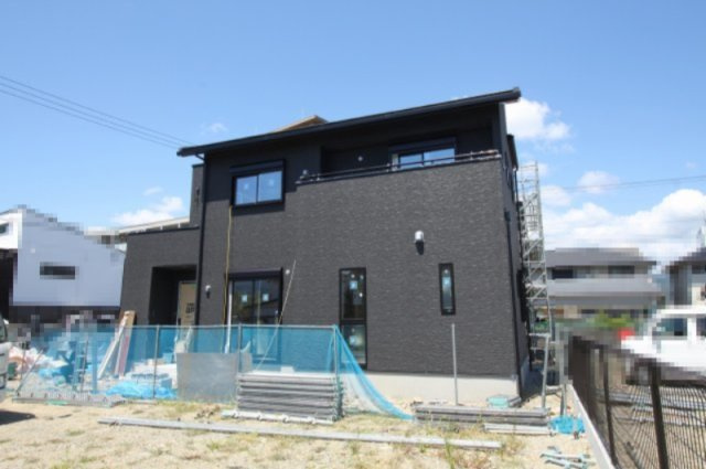 東石立町　新築戸建　2号棟　（全2区画）の外観|2号棟　土地面積　175.12㎡（約52.97坪）　建物面積112.20㎡（約33.94坪）
１階　62.10㎡／2階　50.10㎡　　