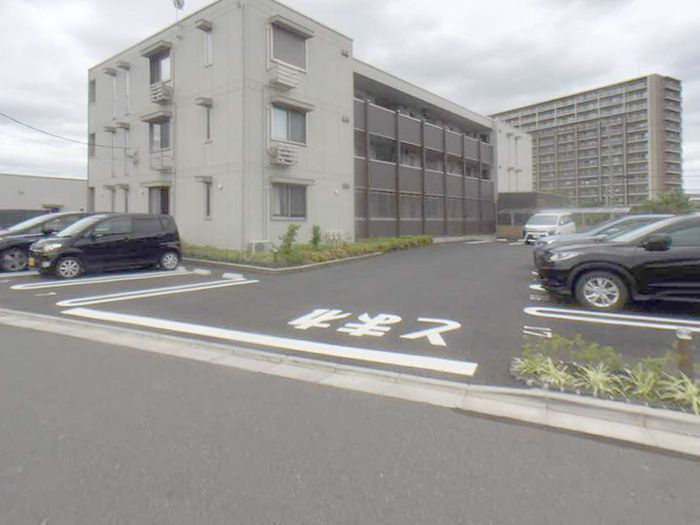 Ｍ's おおたかの駐車場