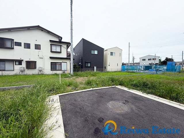売地　茅ヶ崎市円蔵の前面道路含む現地写真