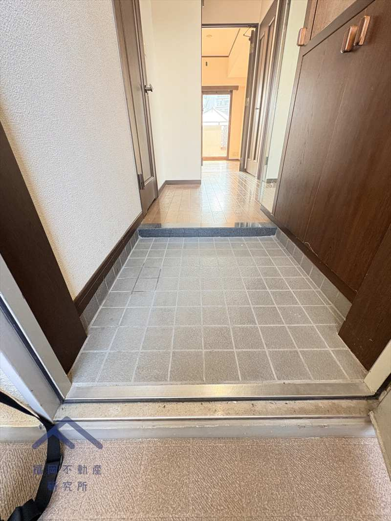 オリエントハイツ小戸の玄関