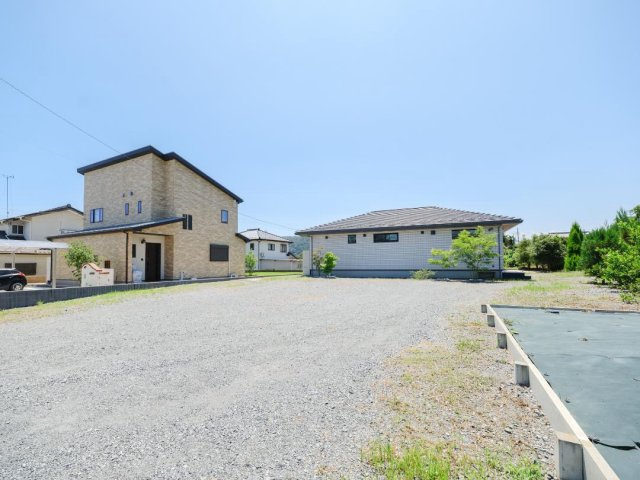 浄法寺デザイナーズ住宅の駐車場|■土地面積なんと209坪！
