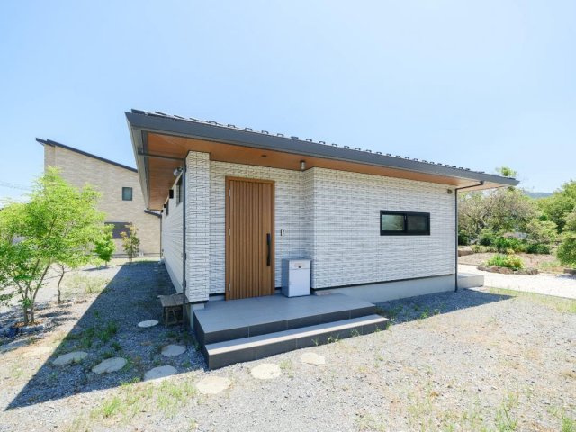 浄法寺デザイナーズ住宅の玄関|■玄関（外）