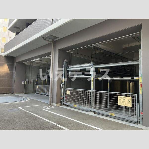 S-RESIDENCE神戸磯上通の駐車場