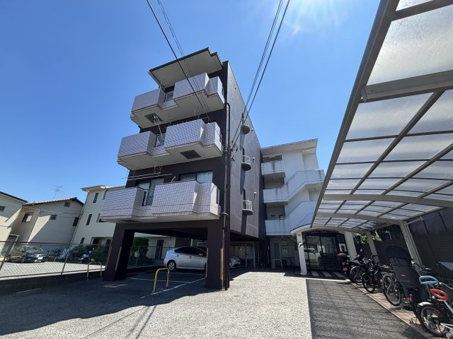 バーレン池田の外観