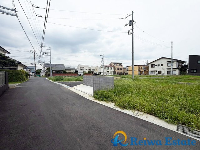 売地　茅ヶ崎市円蔵の前面道路含む現地写真