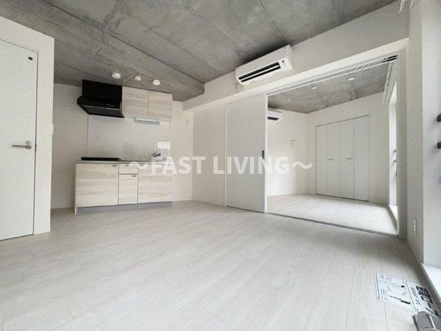 LiveFlat市ヶ谷の居間・リビング