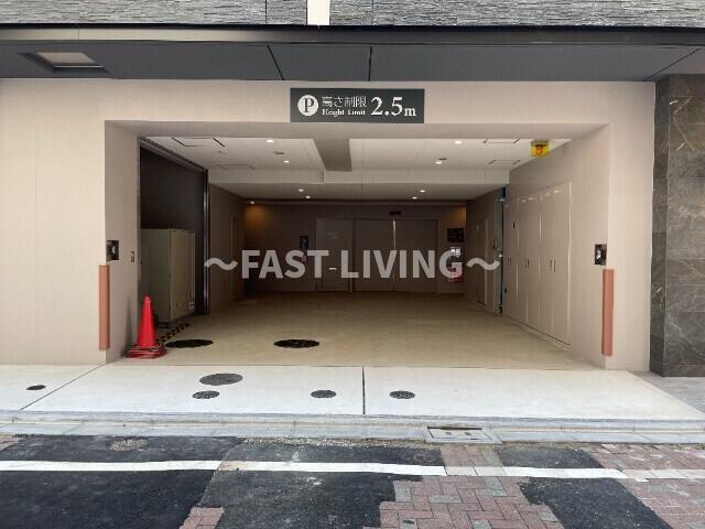 ゼンパレス日本橋の駐車場