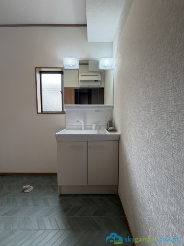小田原市寿町4丁目　中古戸建の独立洗面台