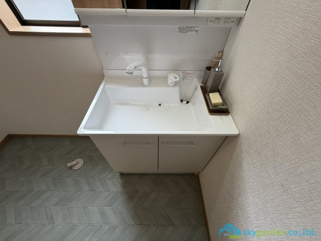 小田原市寿町4丁目　中古戸建の独立洗面台