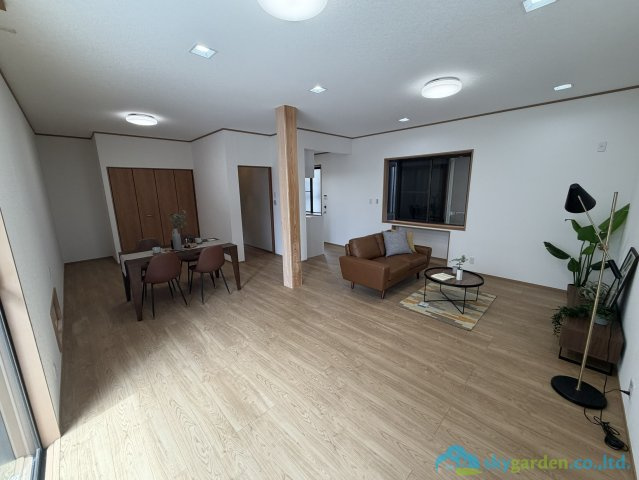小田原市寿町4丁目　中古戸建の居間・リビング