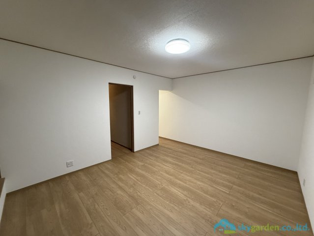小田原市寿町4丁目　中古戸建の洋室