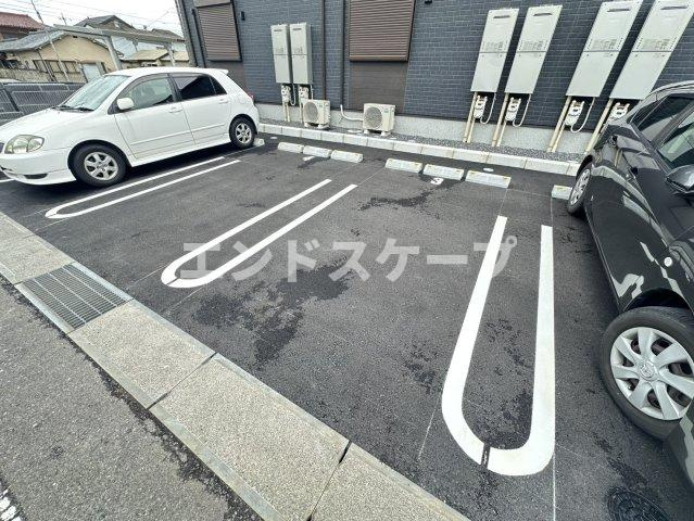 ハピネスの駐車場|高崎、前橋のお部屋探しはエンドスケープまで！お客様の理想お聞かせ下さい♪